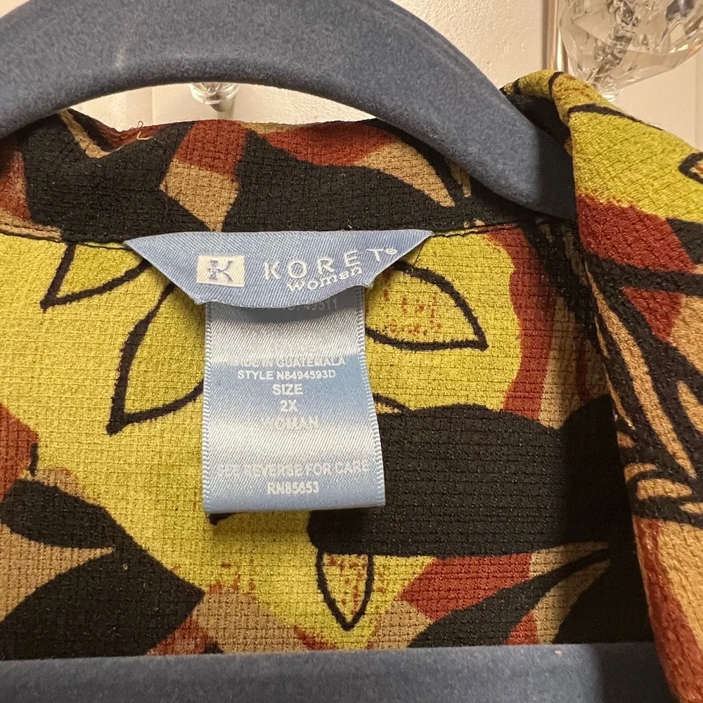 Koret A-Line Skirt Set in Black, Brown, and Green Leaf Print - Picture 4 of 6